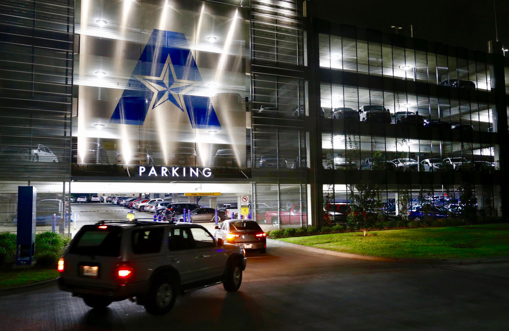 Editorial: Students should be allowed garage parking during severe weather regardless of permits